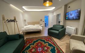 Vila-Amo, Suites&Rooms In Tirana Center